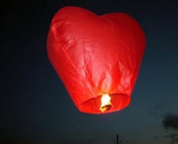 Lampion zburator in forma de inima